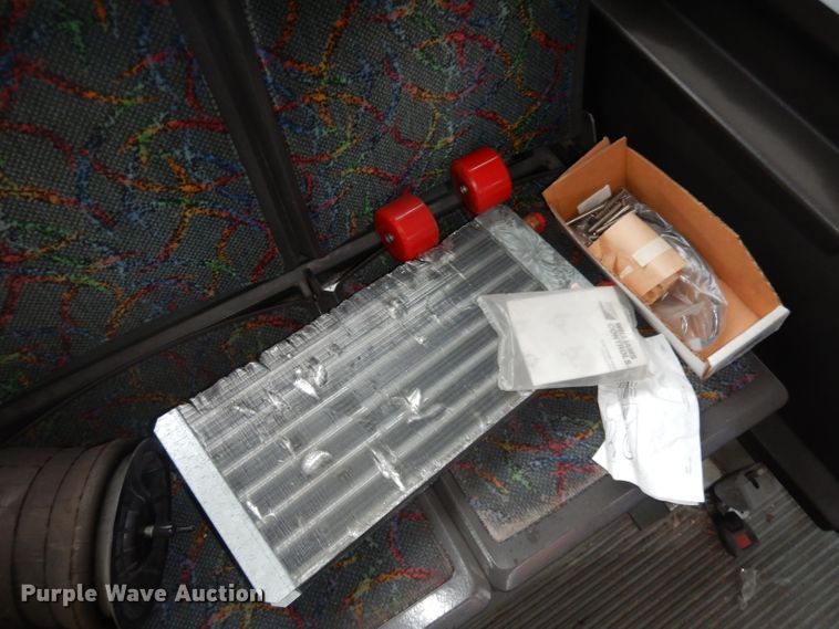 image for item DJ6929 1998 Gillig C18A102N4  shuttle bus