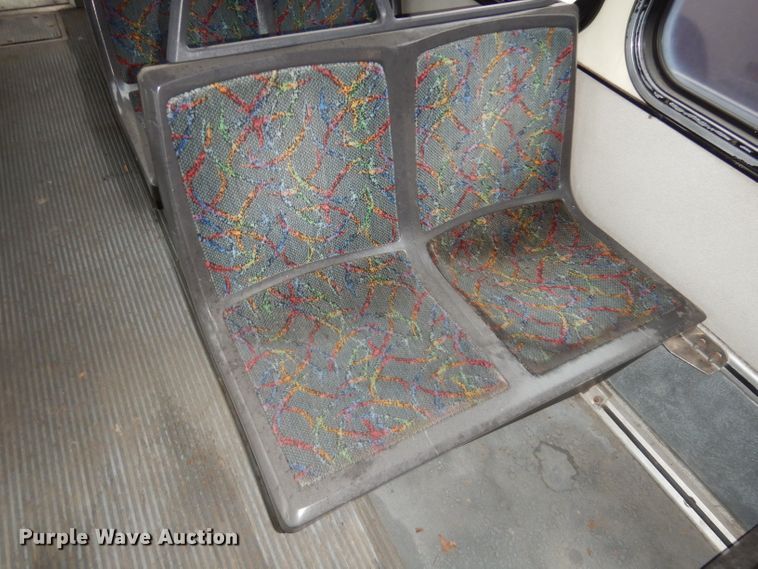 image for item DJ6929 1998 Gillig C18A102N4  shuttle bus