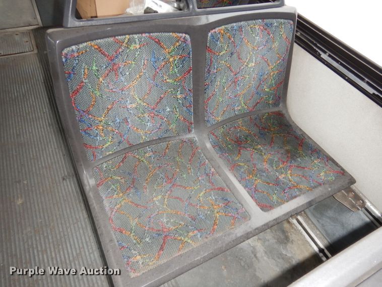 image for item DJ6929 1998 Gillig C18A102N4  shuttle bus