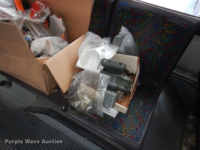 image for item DJ6929 1998 Gillig C18A102N4  shuttle bus