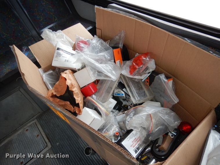 image for item DJ6929 1998 Gillig C18A102N4  shuttle bus