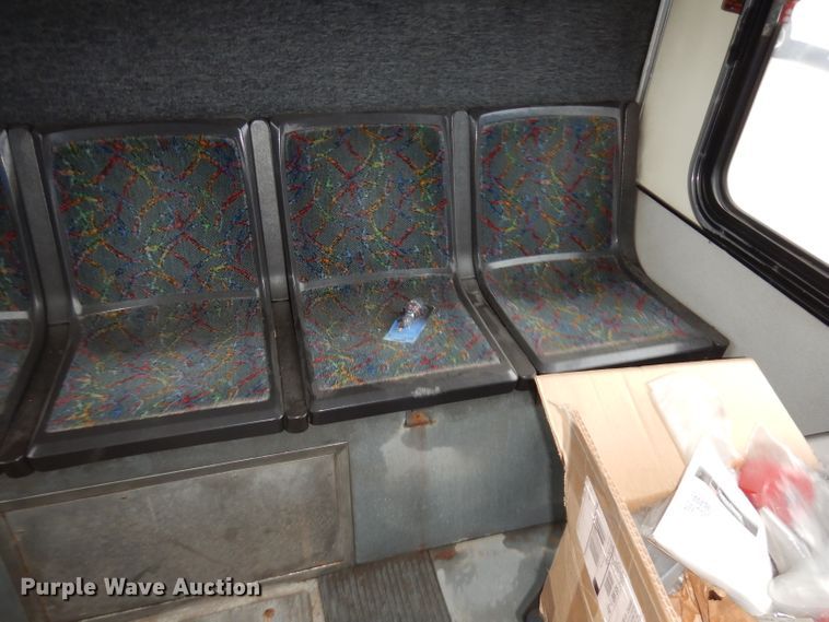 image for item DJ6929 1998 Gillig C18A102N4  shuttle bus