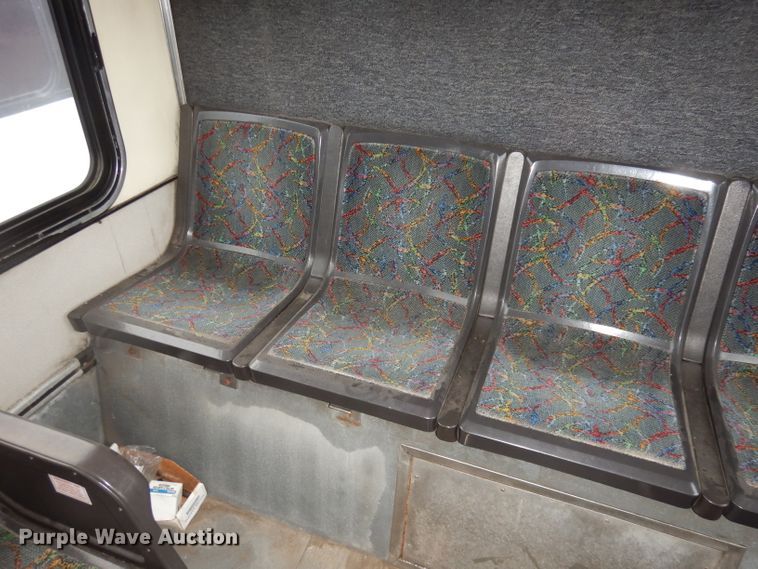 image for item DJ6929 1998 Gillig C18A102N4  shuttle bus