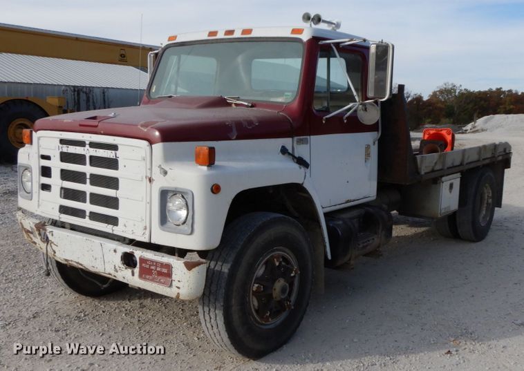 image for item FG9511 1986 International 1954  flatbed truck