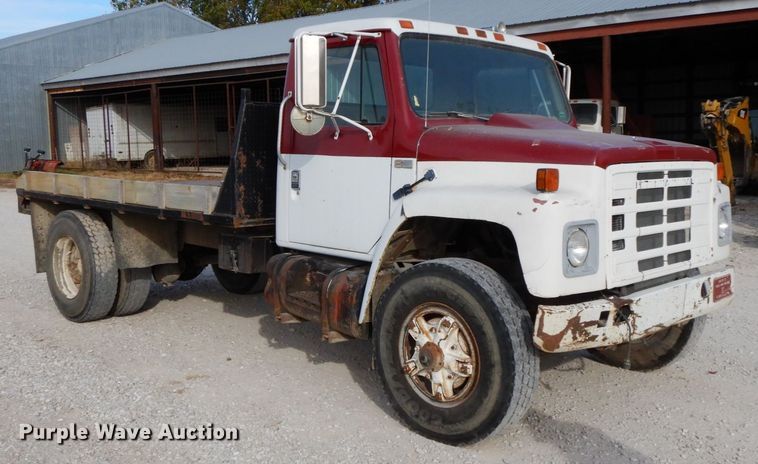 image for item FG9511 1986 International 1954  flatbed truck