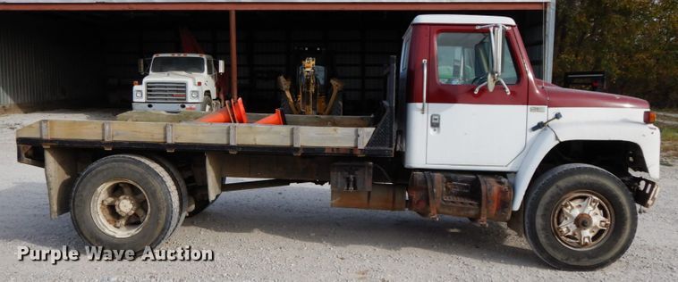 image for item FG9511 1986 International 1954  flatbed truck