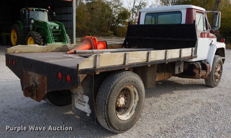 image for item FG9511 1986 International 1954  flatbed truck