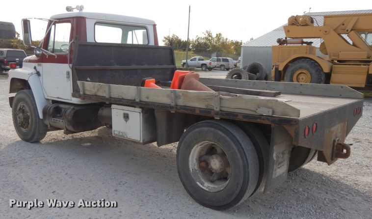 image for item FG9511 1986 International 1954  flatbed truck