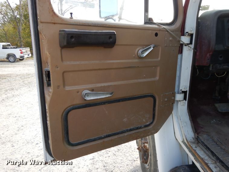 image for item FG9511 1986 International 1954  flatbed truck