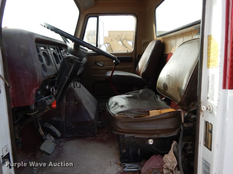 image for item FG9511 1986 International 1954  flatbed truck