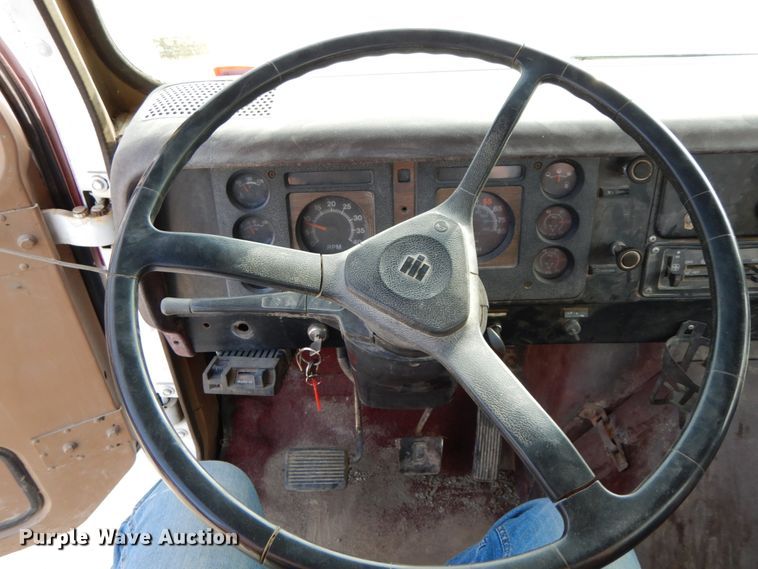 image for item FG9511 1986 International 1954  flatbed truck