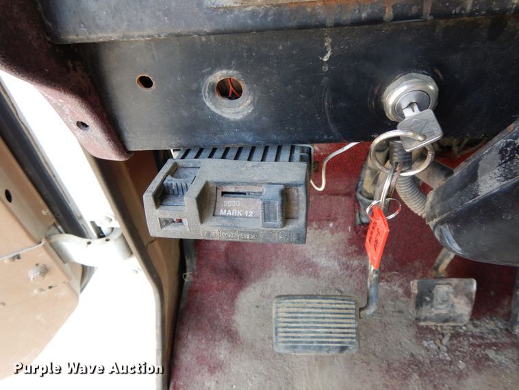 image for item FG9511 1986 International 1954  flatbed truck