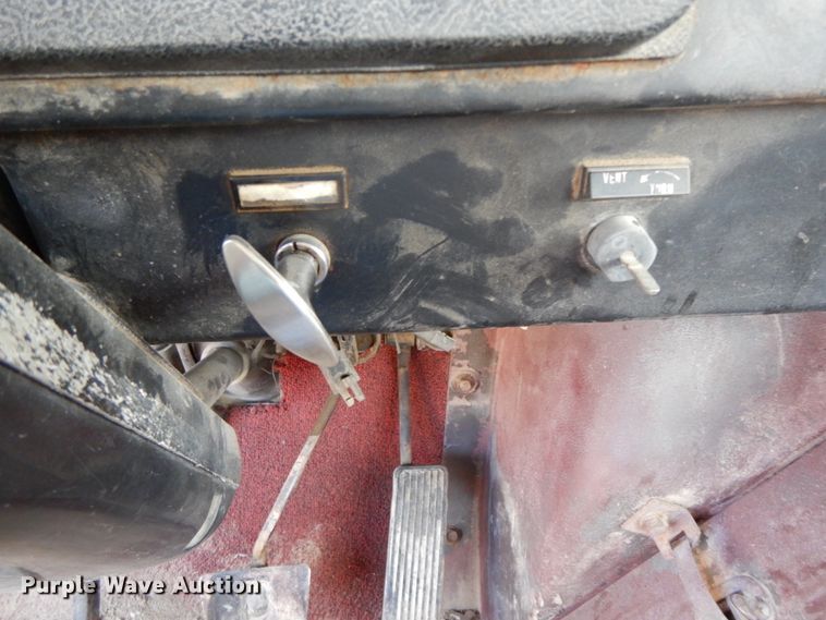 image for item FG9511 1986 International 1954  flatbed truck