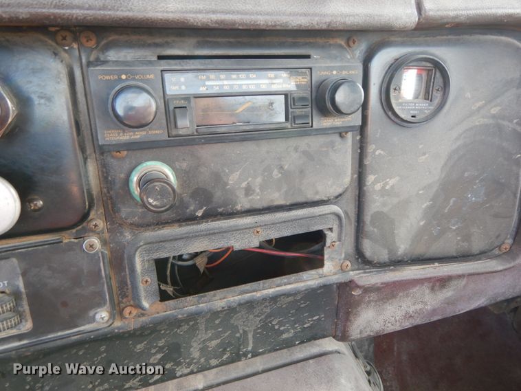 image for item FG9511 1986 International 1954  flatbed truck