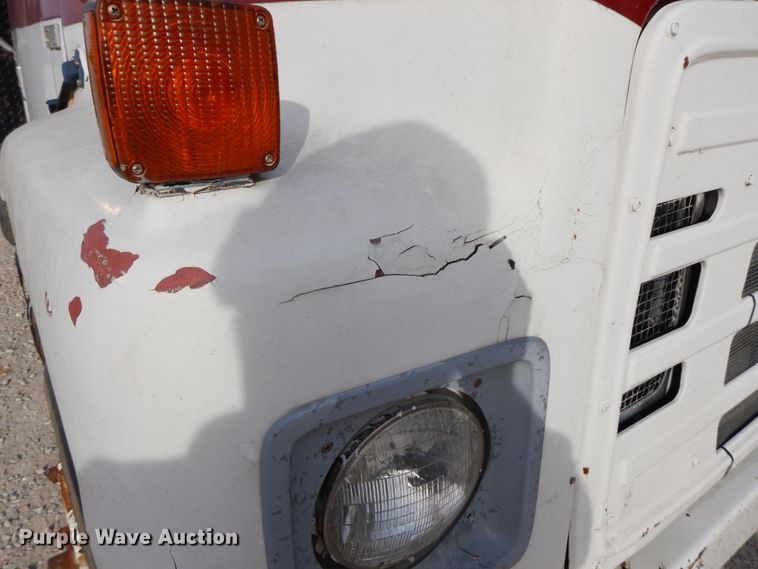 image for item FG9511 1986 International 1954  flatbed truck