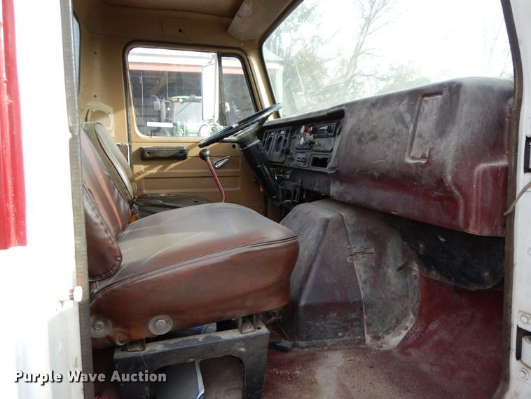 image for item FG9511 1986 International 1954  flatbed truck