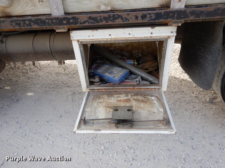 image for item FG9511 1986 International 1954  flatbed truck