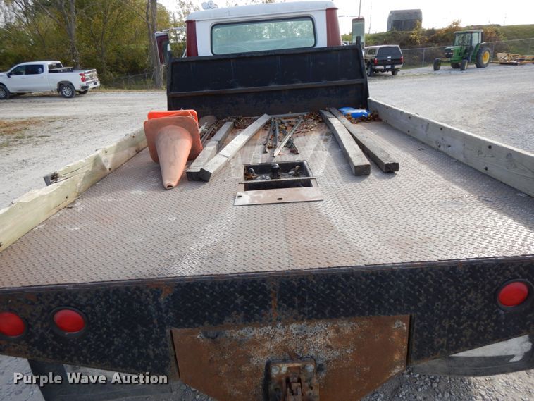 image for item FG9511 1986 International 1954  flatbed truck