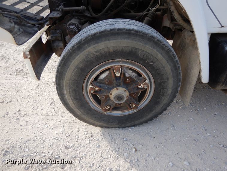 image for item FG9511 1986 International 1954  flatbed truck