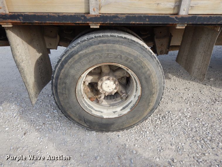 image for item FG9511 1986 International 1954  flatbed truck