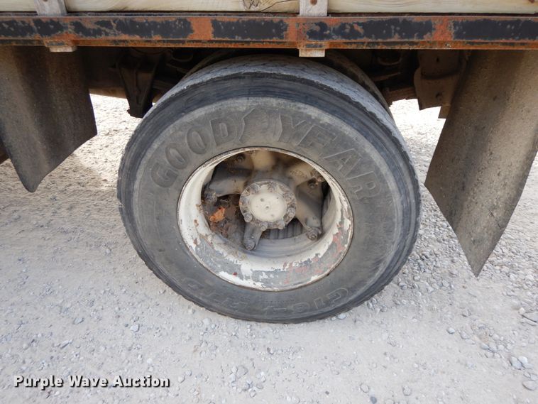 image for item FG9511 1986 International 1954  flatbed truck