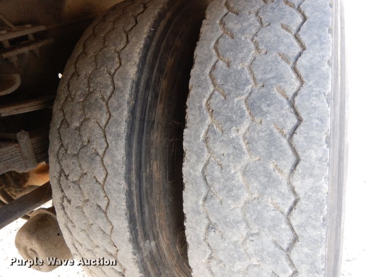 image for item FG9511 1986 International 1954  flatbed truck