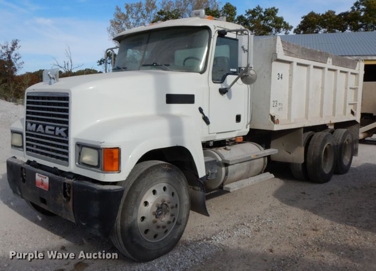 image for item FG9512 2007 Mack CNH613  dump truck