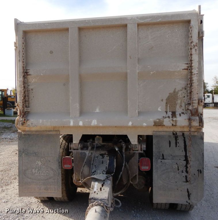 image for item FG9512 2007 Mack CNH613  dump truck
