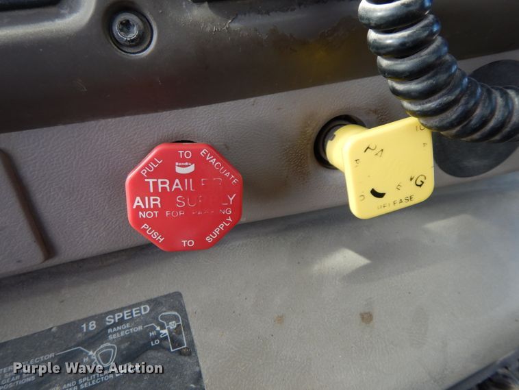 image for item FG9512 2007 Mack CNH613  dump truck