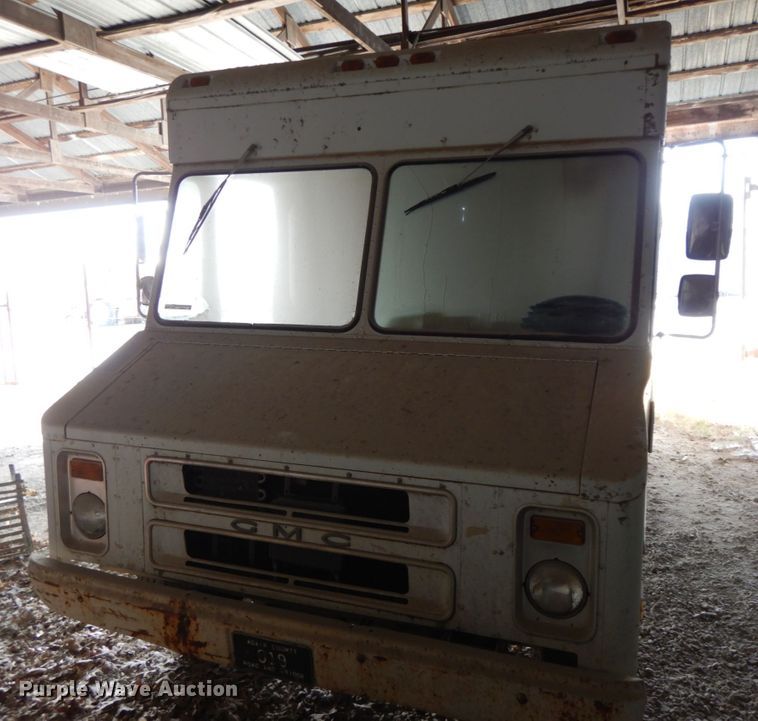 image for item FG9515 1989 GMC P3500  delivery truck