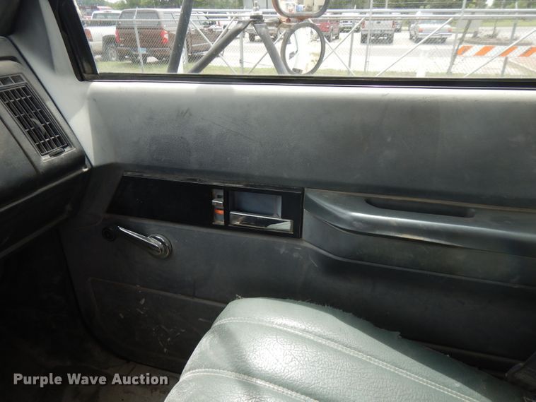 image for item FN9452 1994 Chevrolet Kodiak C5500  dump truck