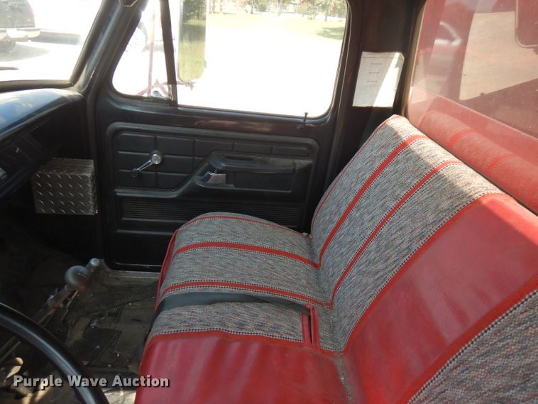 image for item FR9166 1978 Ford F700  pumper fire truck