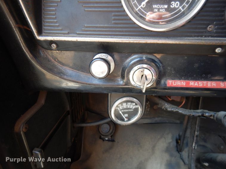 image for item FR9166 1978 Ford F700  pumper fire truck