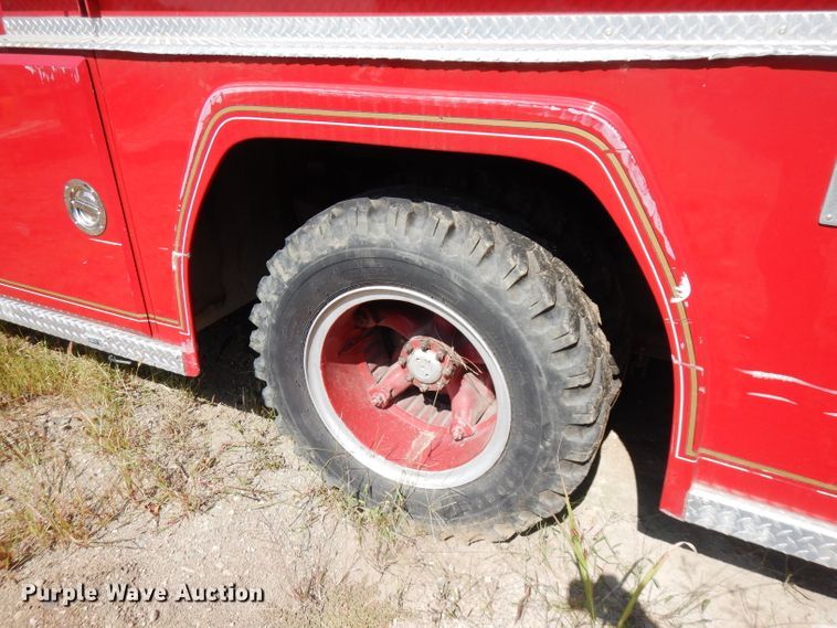 image for item FR9166 1978 Ford F700  pumper fire truck