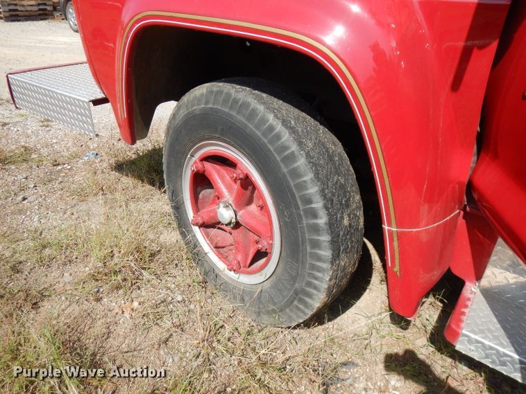 image for item FR9166 1978 Ford F700  pumper fire truck