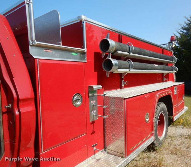 image for item FR9166 1978 Ford F700  pumper fire truck