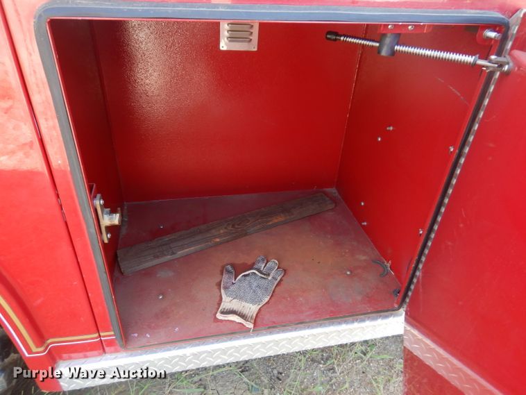 image for item FR9166 1978 Ford F700  pumper fire truck