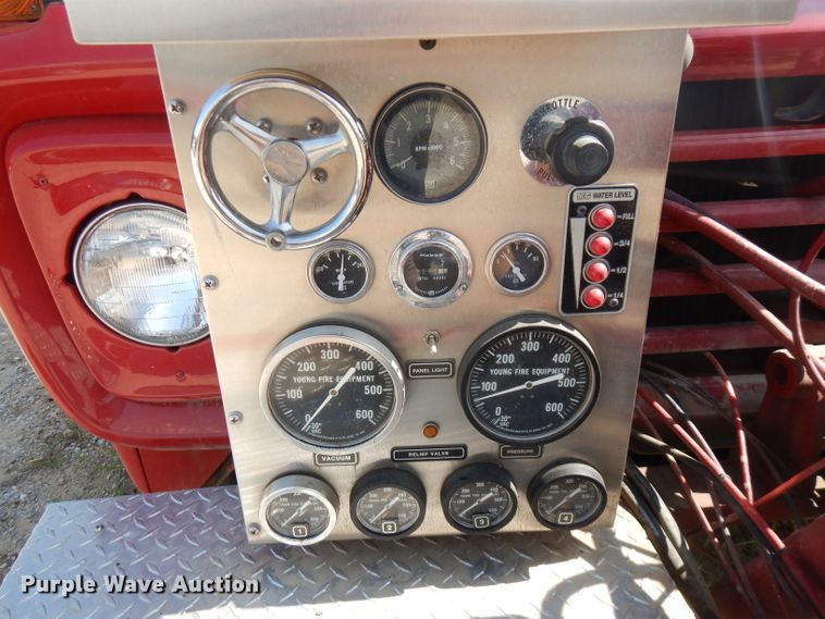 image for item FR9166 1978 Ford F700  pumper fire truck