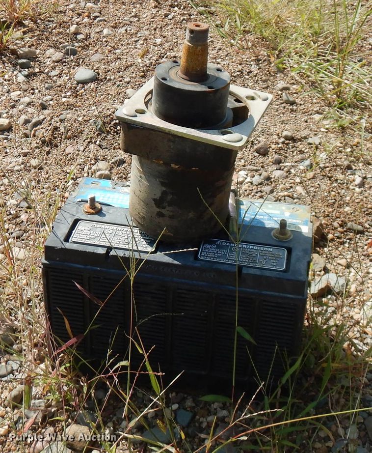 image for item FR9167 Lawn and garden equipment