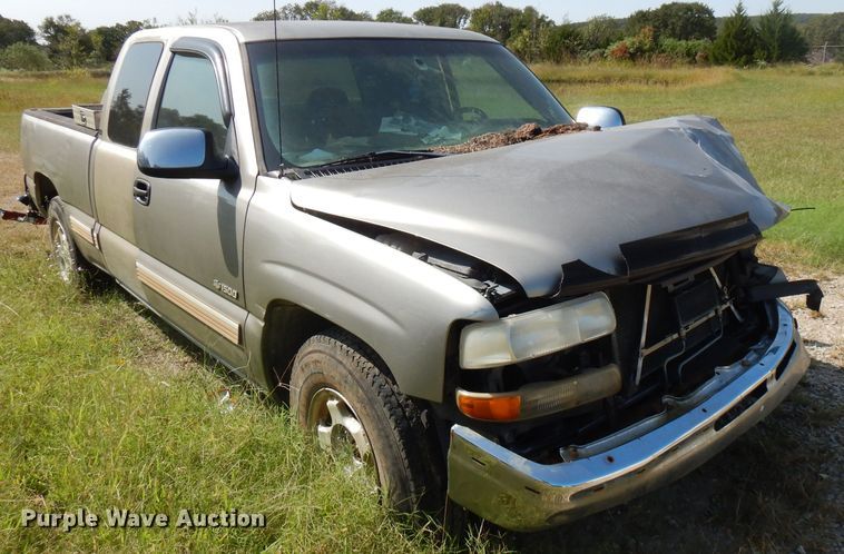 image for item FR9177 2001 Chevrolet Silverado 1500  Ext. Cab pickup truck