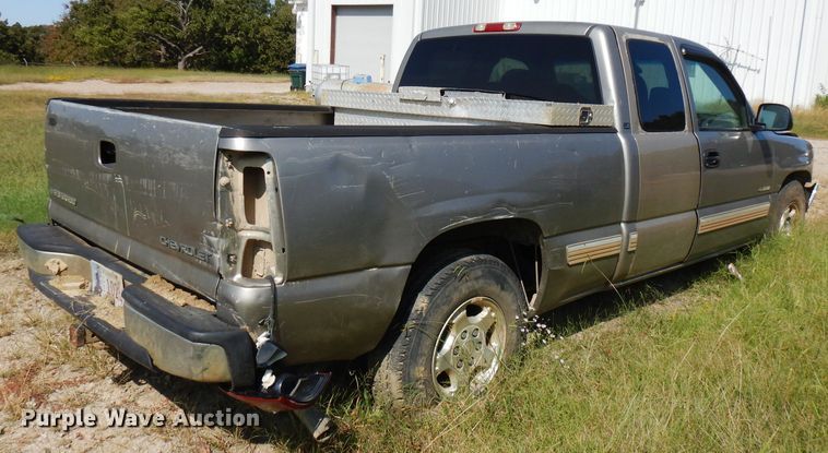 image for item FR9177 2001 Chevrolet Silverado 1500  Ext. Cab pickup truck