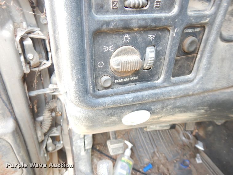 image for item FR9177 2001 Chevrolet Silverado 1500  Ext. Cab pickup truck