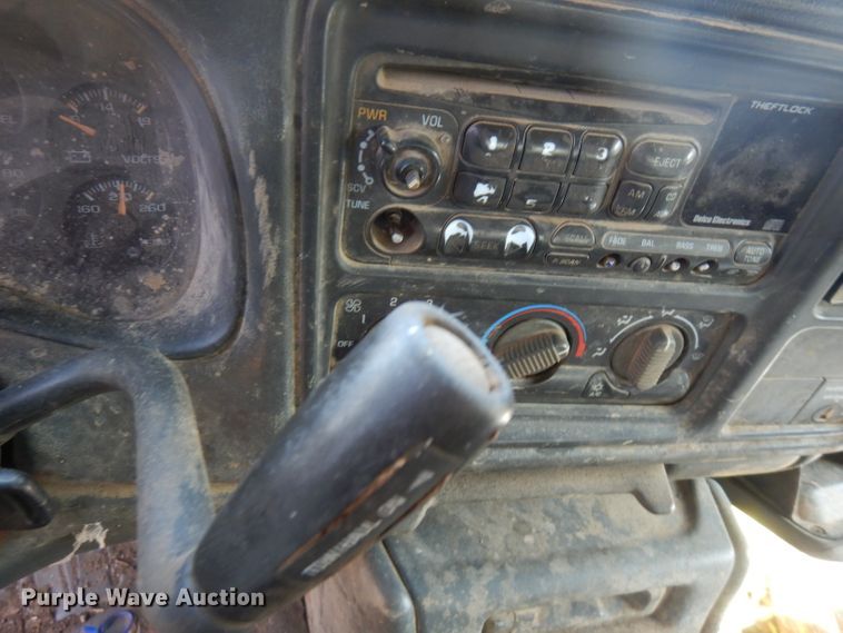 image for item FR9177 2001 Chevrolet Silverado 1500  Ext. Cab pickup truck