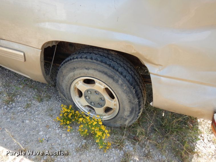 image for item FR9177 2001 Chevrolet Silverado 1500  Ext. Cab pickup truck