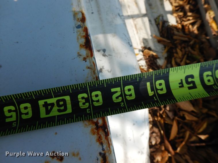 image for item FR9207 2004 Chevrolet Silverado 2500 pickup truck bed