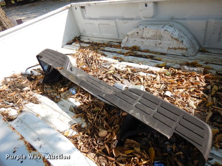 image for item FR9207 2004 Chevrolet Silverado 2500 pickup truck bed