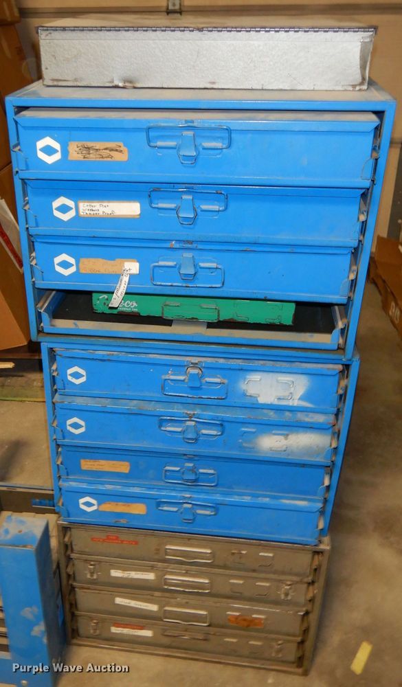 image for item FR9210 (3) storage units