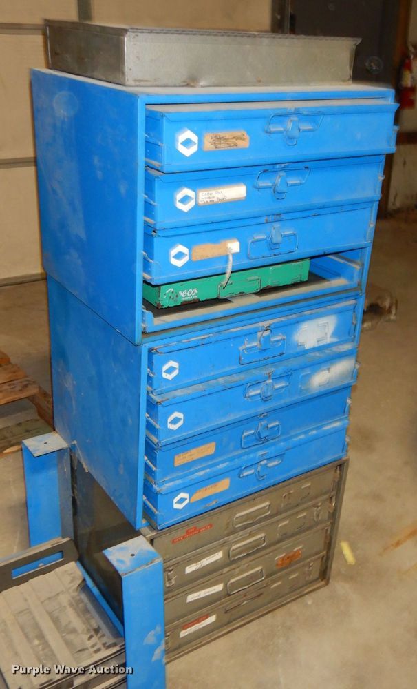 image for item FR9210 (3) storage units