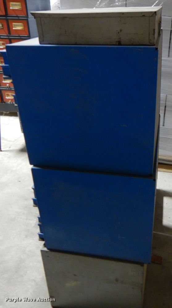 image for item FR9210 (3) storage units