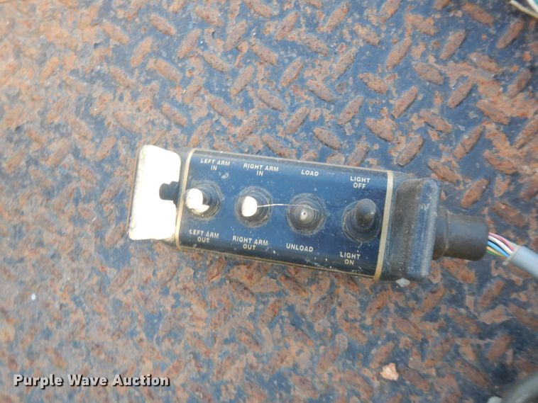 image for item FW9752 Cannonball LLWW hydraulic bale bed